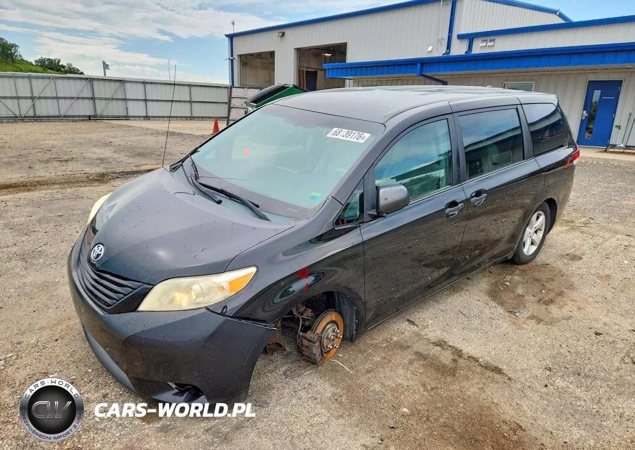 2011 Toyota Sienna Base 7-Passenger