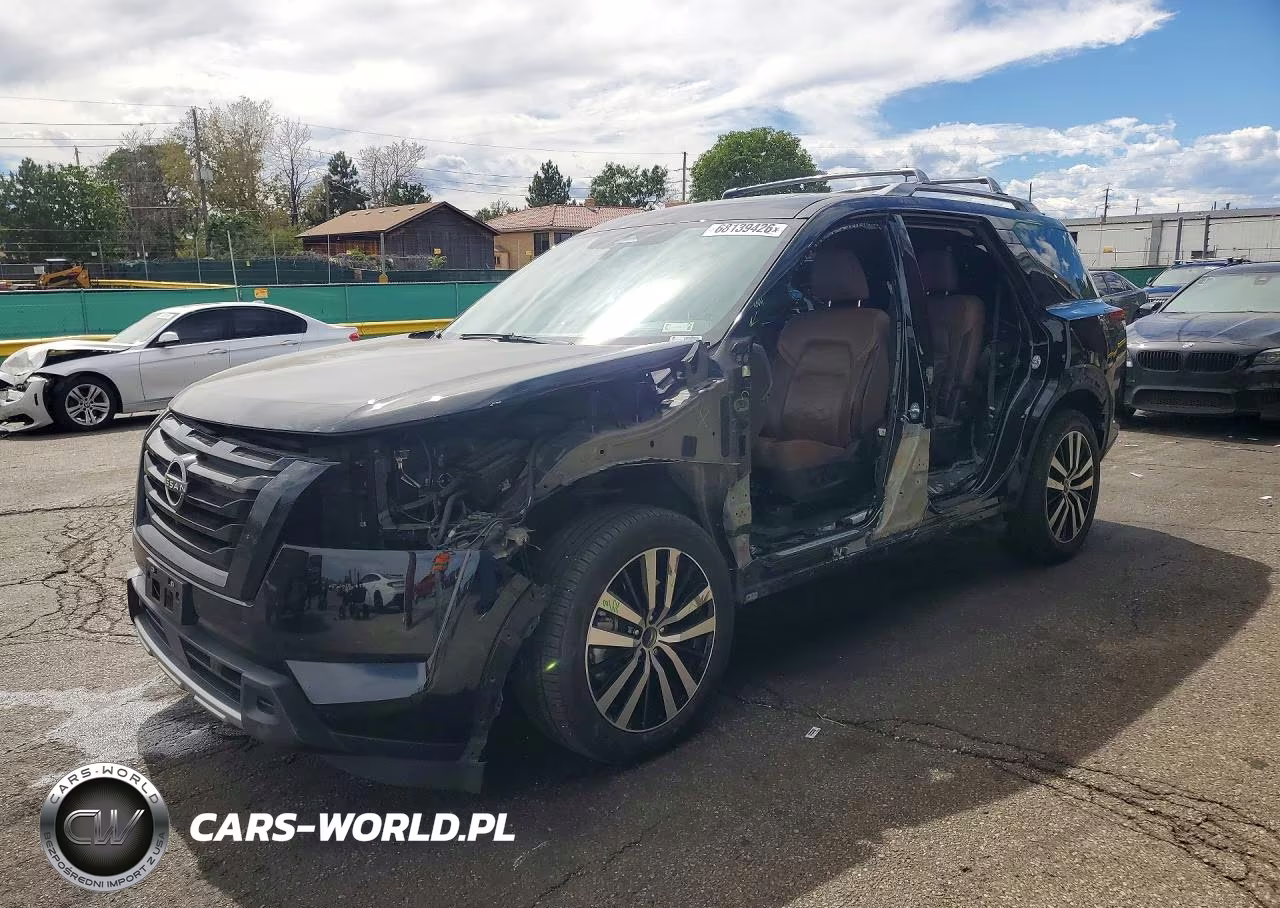 2023 Nissan Pathfinder Platinum