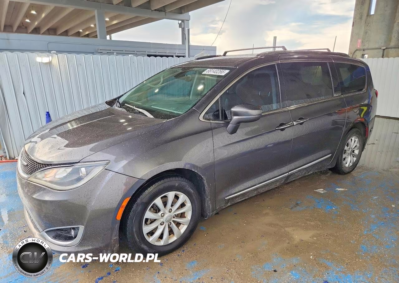2018 Chrysler Pacifica Touring L – zdjęcie 1 z 13