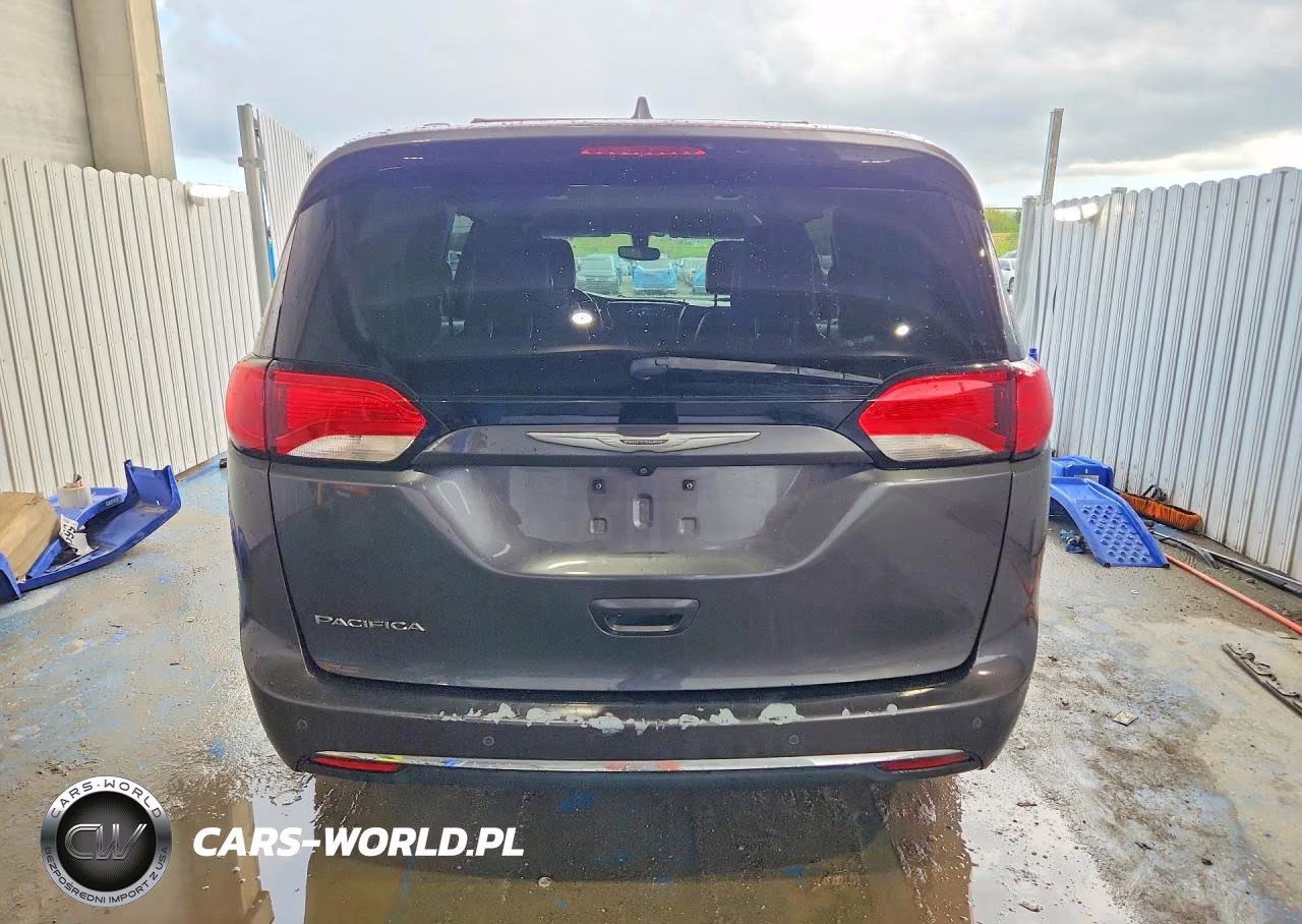 2018 Chrysler Pacifica Touring L VIN:2C4RC1BG4JR120244 - 6