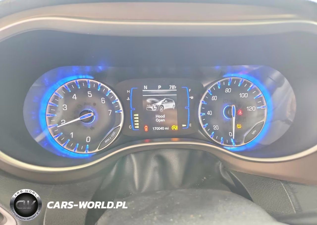 2018 Chrysler Pacifica Touring L VIN:2C4RC1BG4JR120244 - 9