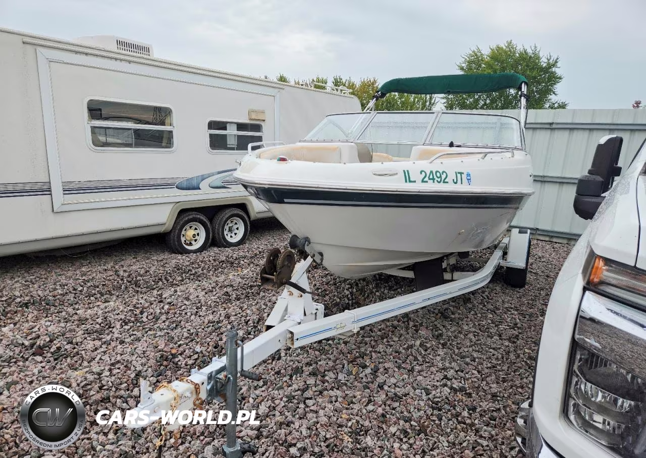 FOUR WINNS BOAT VIN:GFNMV327C303 - 2