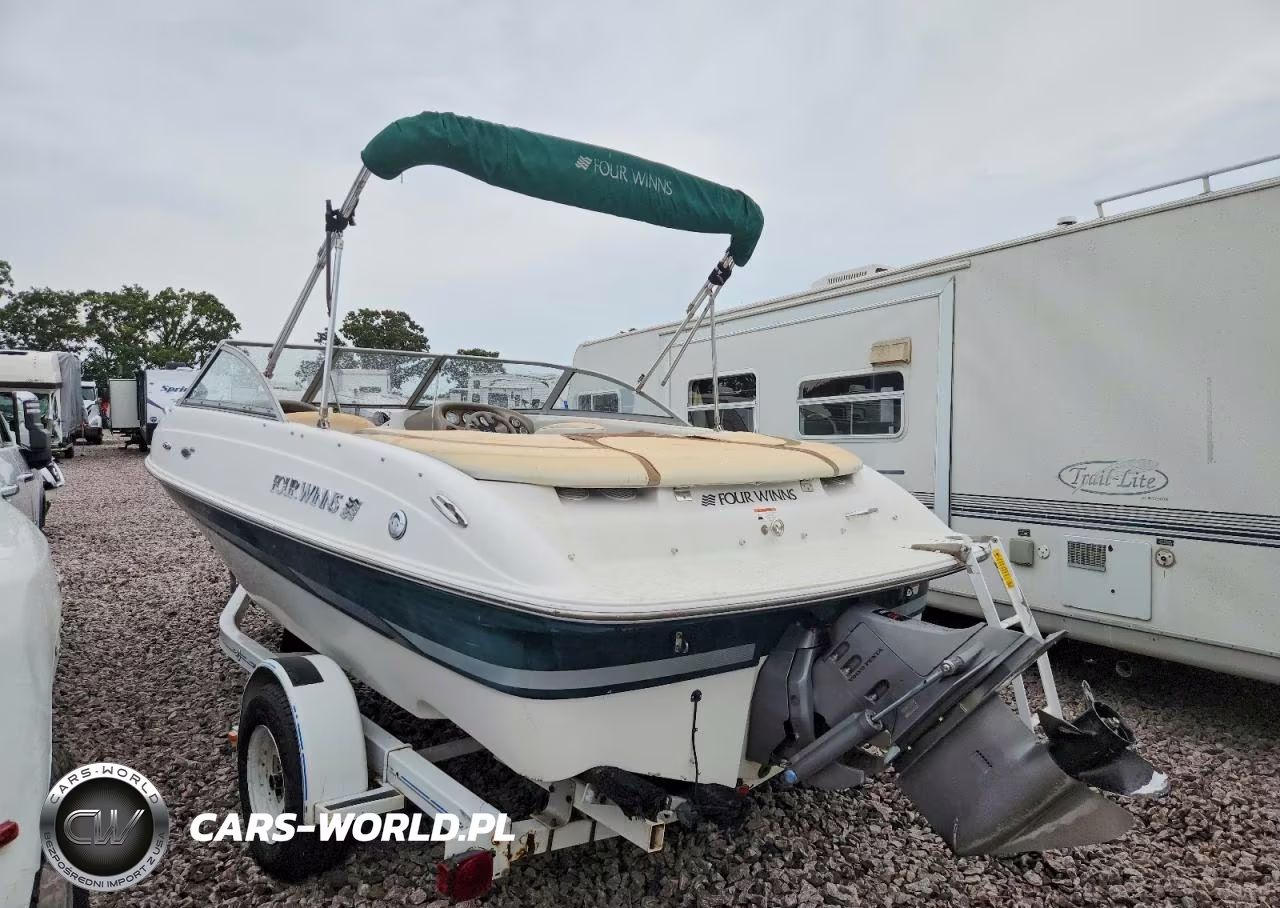 FOUR WINNS BOAT VIN:GFNMV327C303 - 3