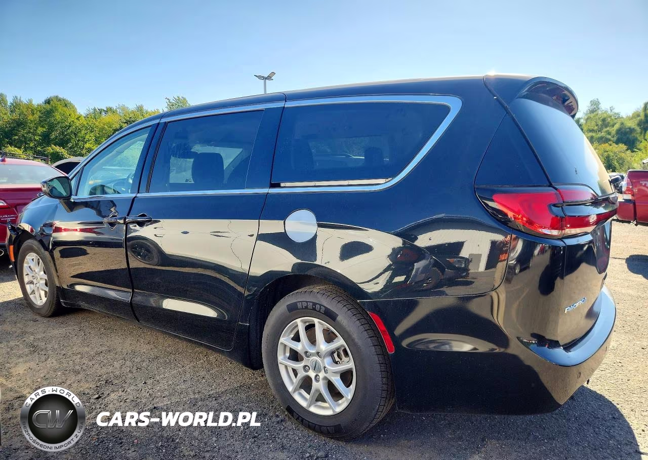 2023 Chrysler Pacifica Touring L VIN:2C4RC1BG8PR627530 - 2
