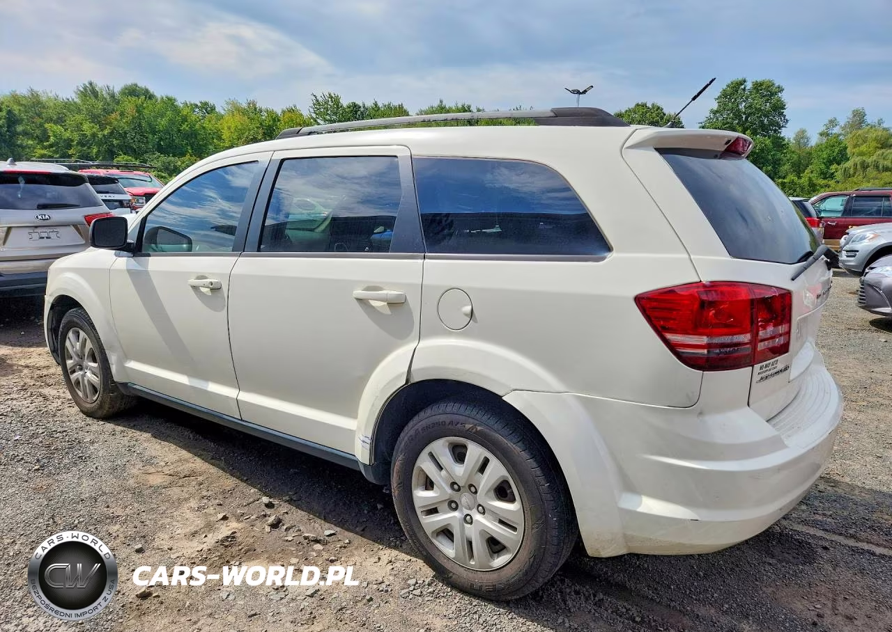 2019 Dodge Journey Se VIN:3C4PDCAB1KT797658 - 2