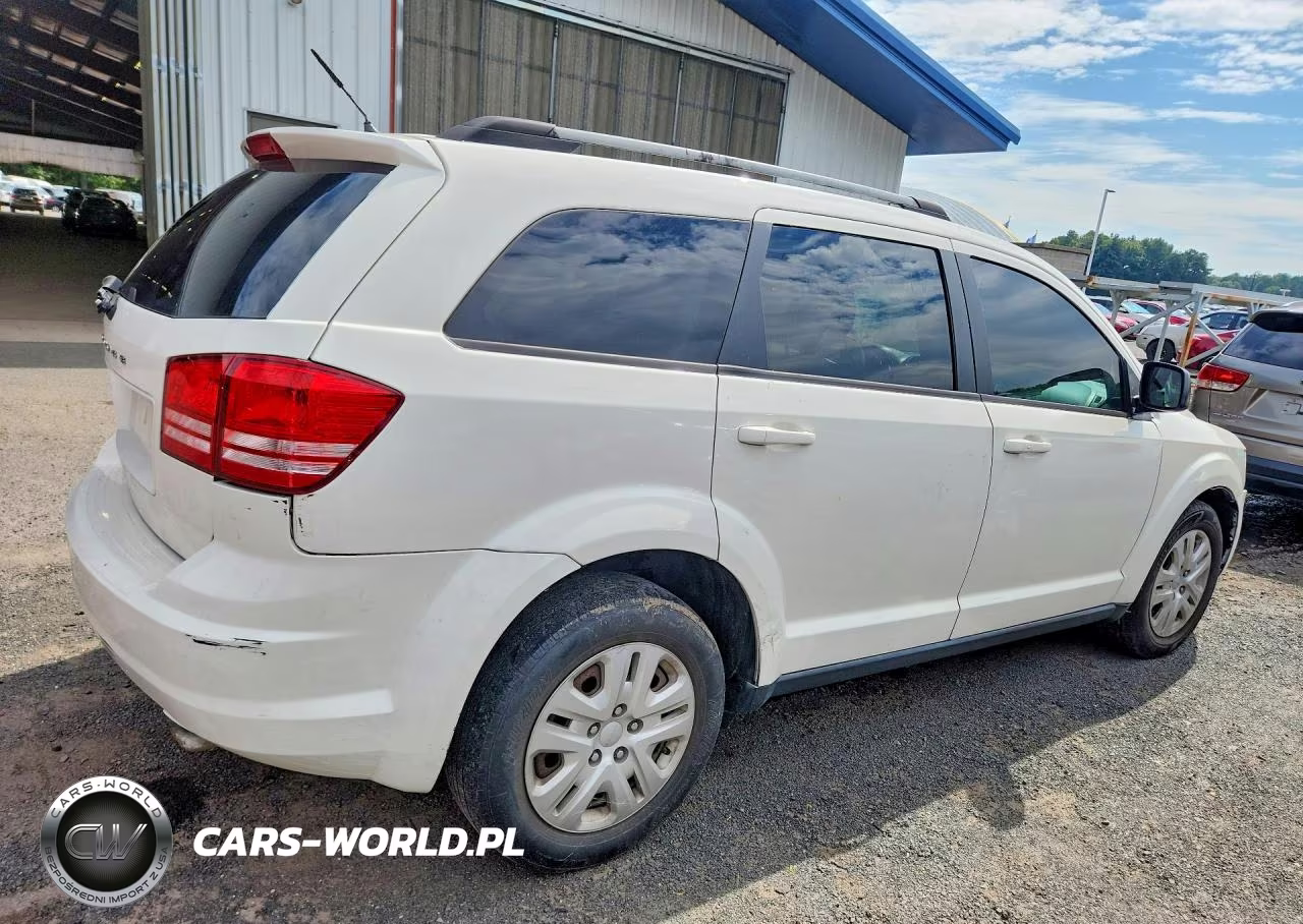2019 Dodge Journey Se VIN:3C4PDCAB1KT797658 - 3