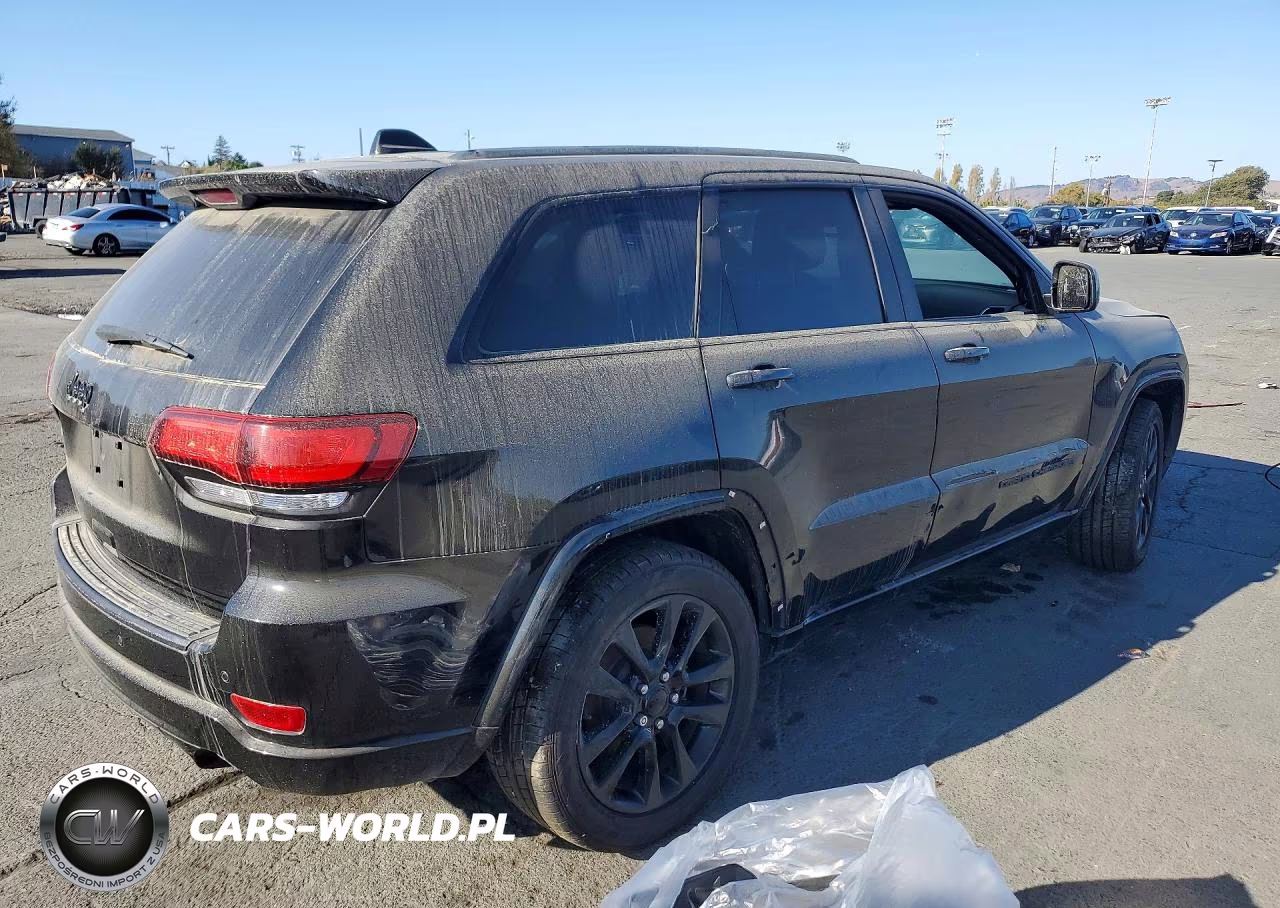 2019 Jeep Grand Cherokee Laredo VIN:1C4RJEAG7KC852361 - 3