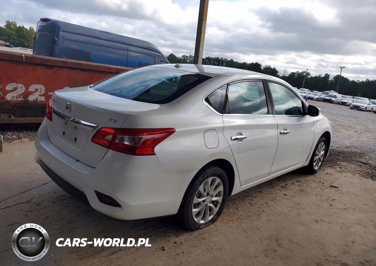 2018 Nissan Sentra S VIN:3N1AB7AP2JY216414 - 3