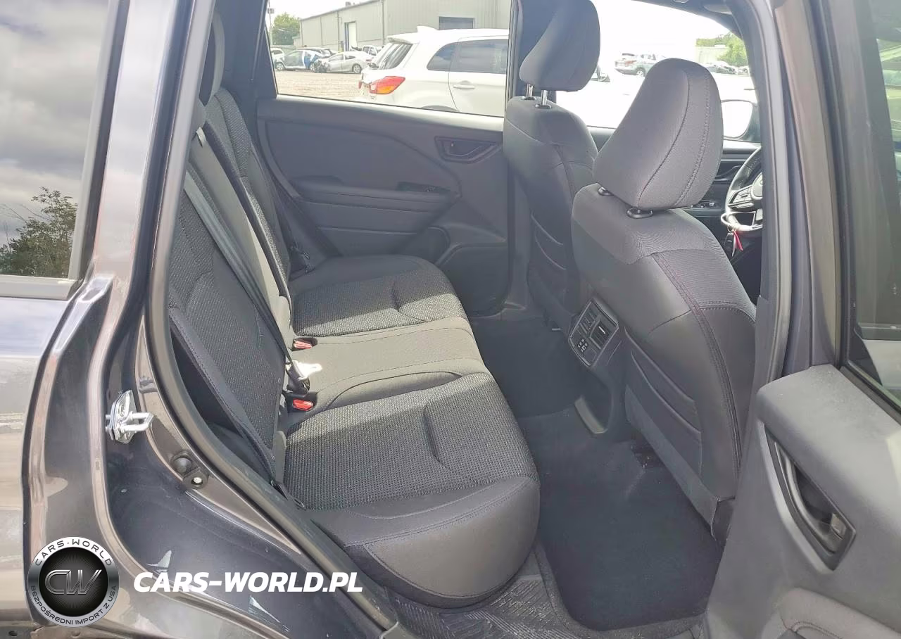 2025 Subaru Forester Premium VIN:JF2SLDBC8SH537171 - 11