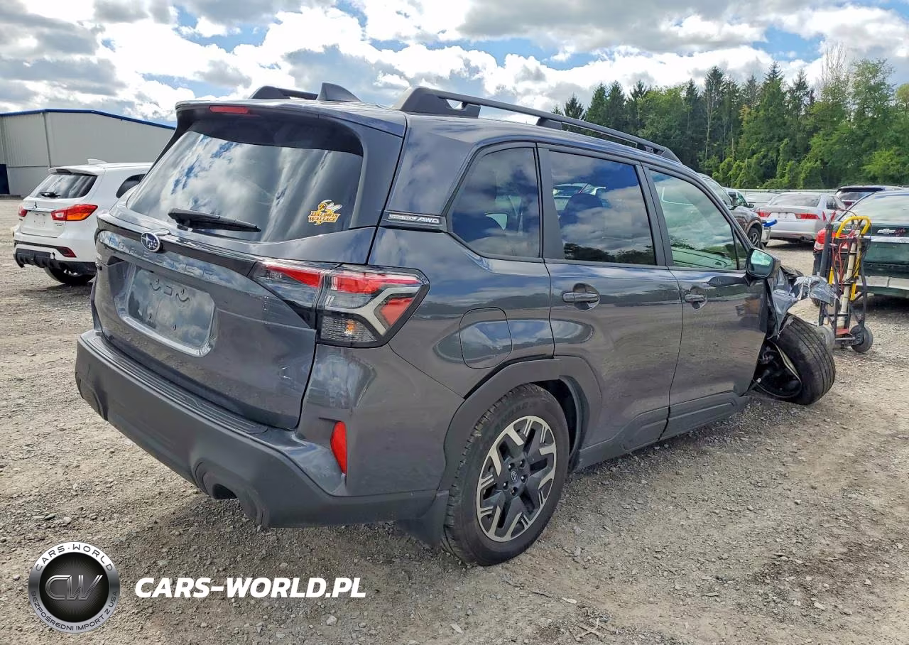 2025 Subaru Forester Premium VIN:JF2SLDBC8SH537171 - 3