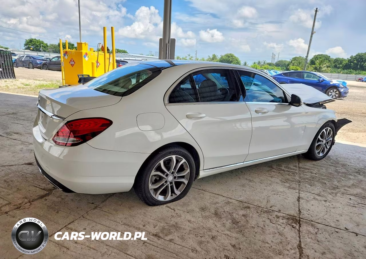 2017 Mercedes-Benz C 300 VIN:55SWF4JB8HU200555 - 3