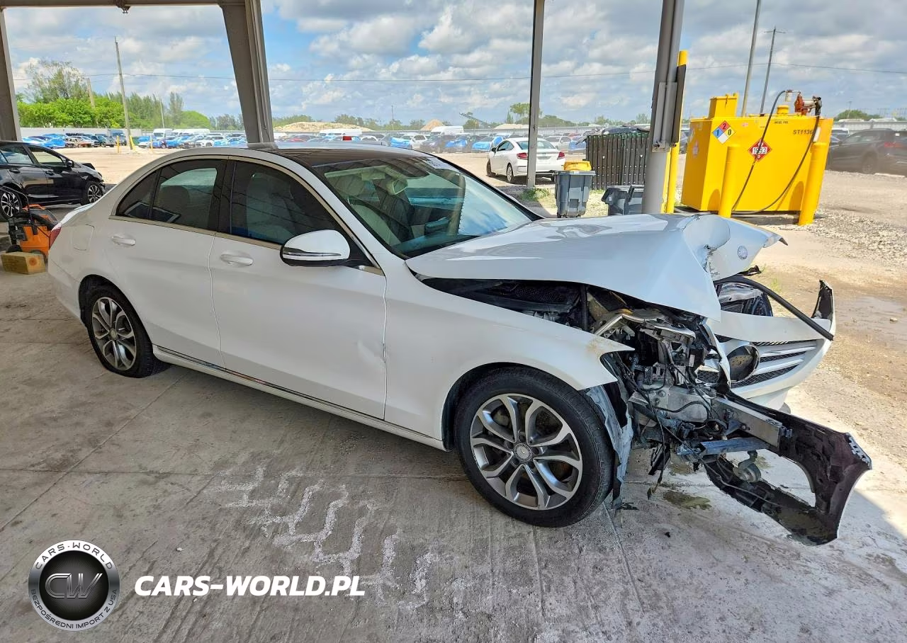 2017 Mercedes-Benz C 300 VIN:55SWF4JB8HU200555 - 4