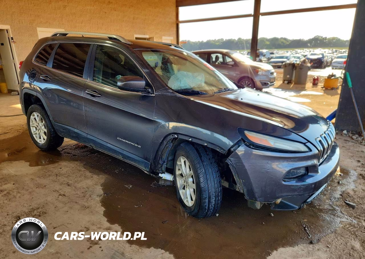 2015 Jeep Cherokee Latitude VIN:1C4PJMCS8FW740188 - 4