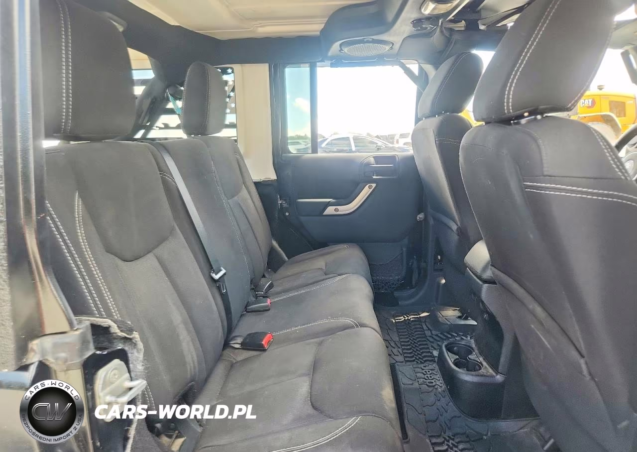 2014 Jeep Wrangler Unlimited Rubicon VIN:1C4BJWFG5EL163598 - 11
