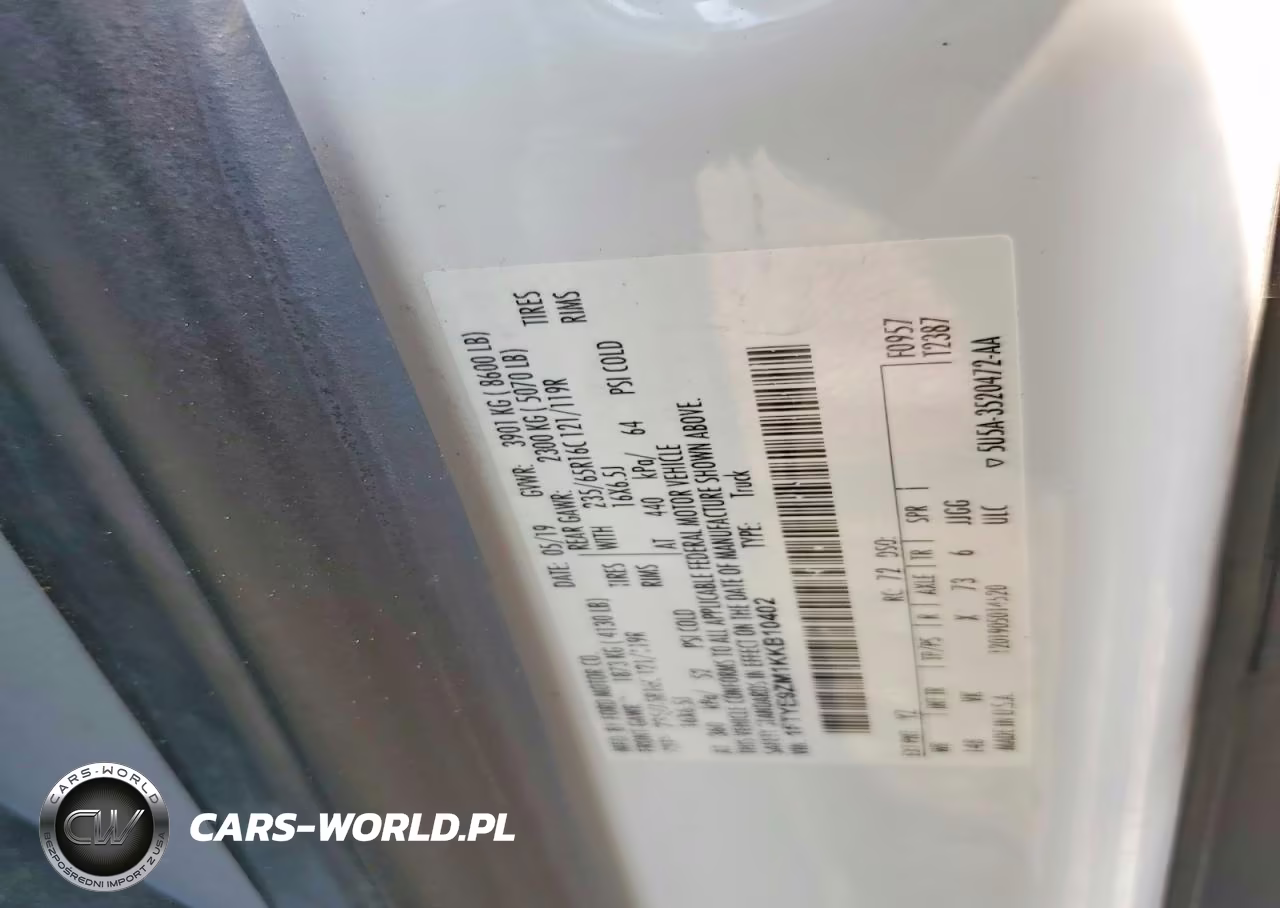 2019 Ford Transit 150 Delivery Van VIN:1FTYE9ZM1KKB10402 - 13