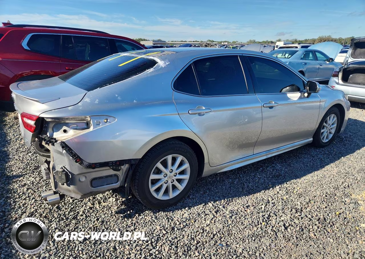 2018 Toyota Camry Xse VIN:4T1B61HK9JU067883 - 3