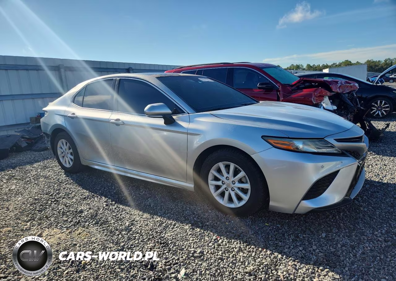 2018 Toyota Camry Xse VIN:4T1B61HK9JU067883 - 4