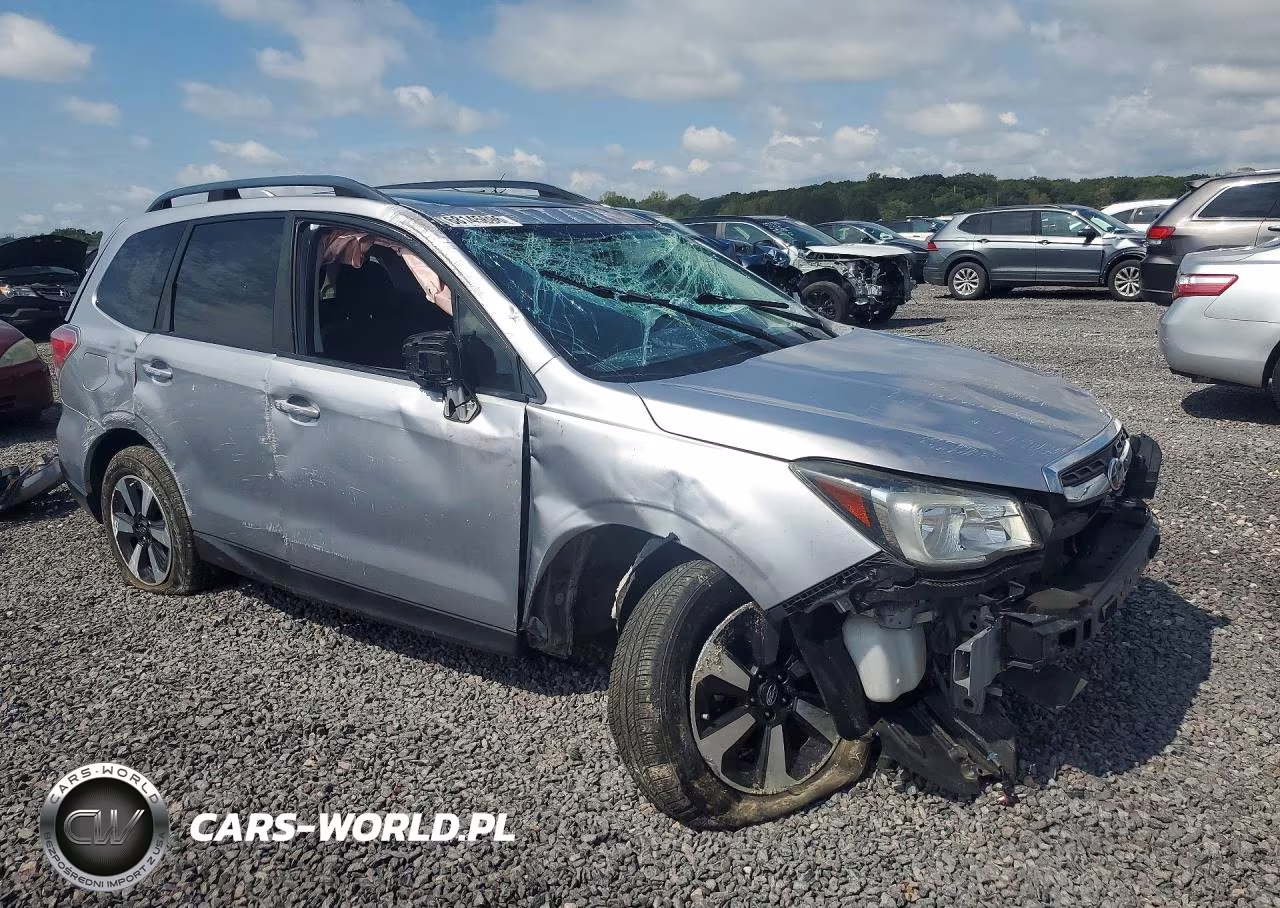 2017 Subaru Forester 2.5I Premium VIN:JF2SJAGC0HH563902 - 4