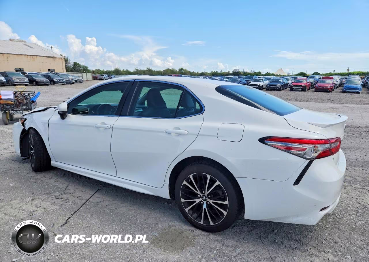 2018 Toyota Camry Se VIN:4T1B11HK2JU050115 - 2