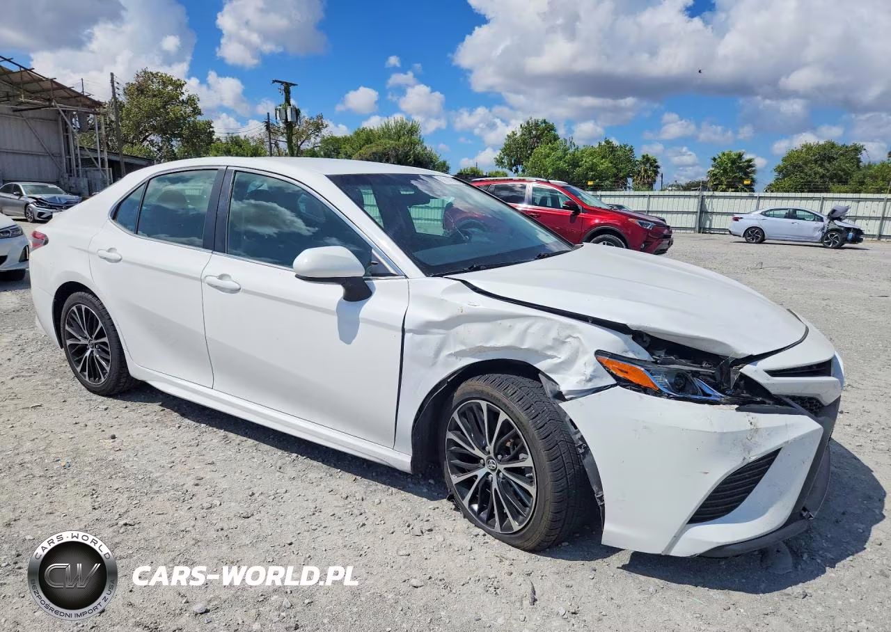 2018 Toyota Camry Se VIN:4T1B11HK2JU050115 - 4