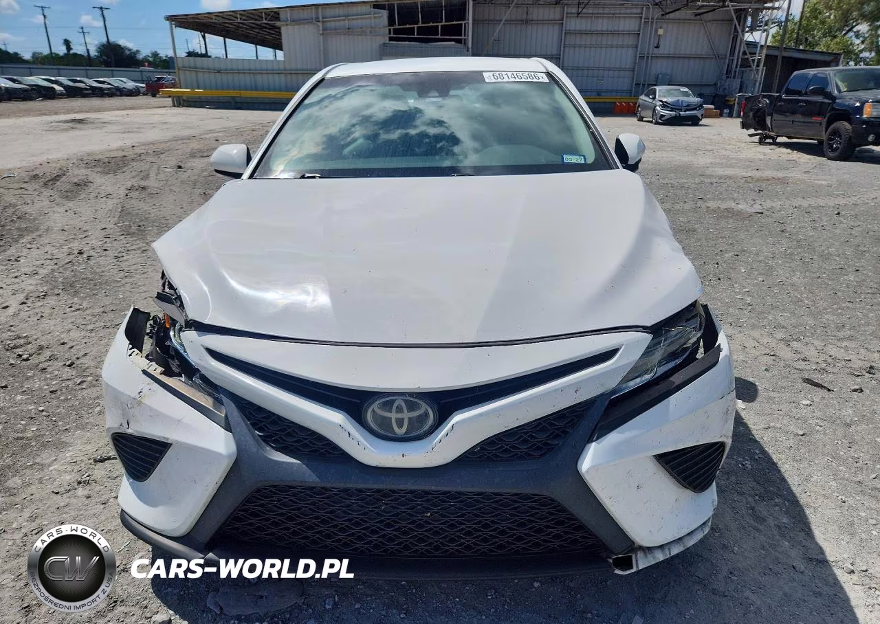 2018 Toyota Camry Se VIN:4T1B11HK2JU050115 - 5