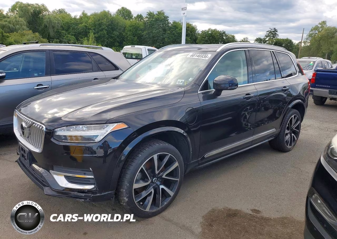 2021 Volvo Xc90 T8 Recharge Momentum – zdjęcie 1 z 13