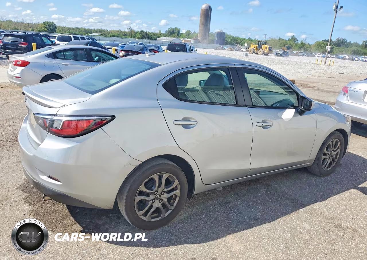2019 Toyota Yaris Le VIN:3MYDLBYV5KY515686 - 3