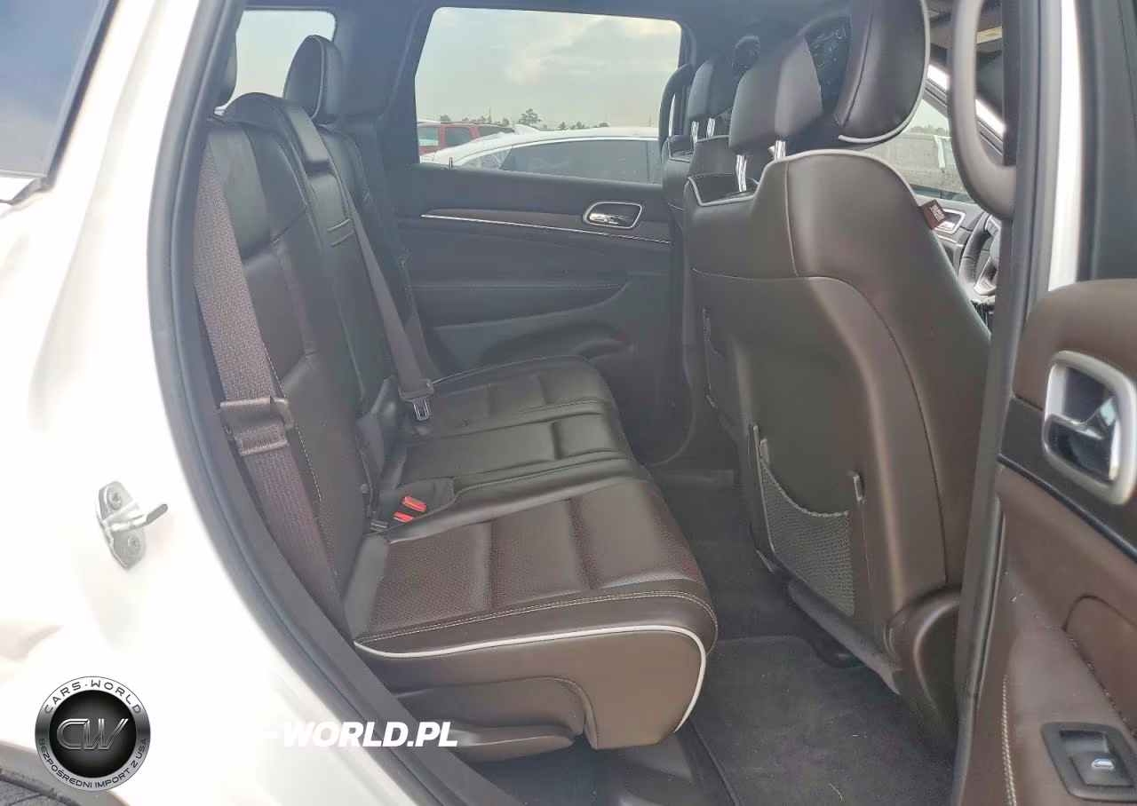 2018 Jeep Grand Cherokee Overland VIN:1C4RJECG2JC193374 - 11