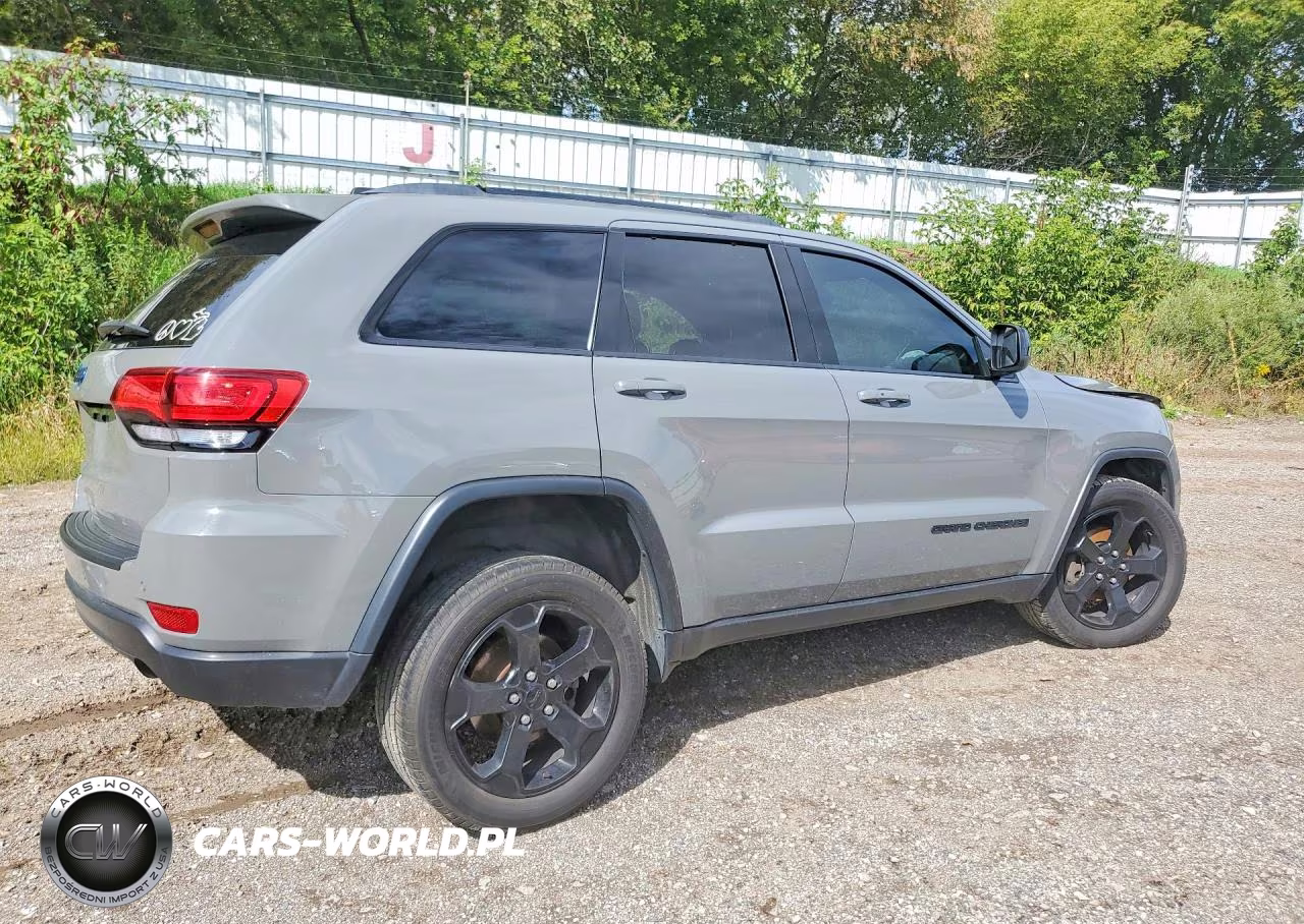 2019 Jeep Grand Cherokee Laredo VIN:1C4RJFAG1KC844830 - 3