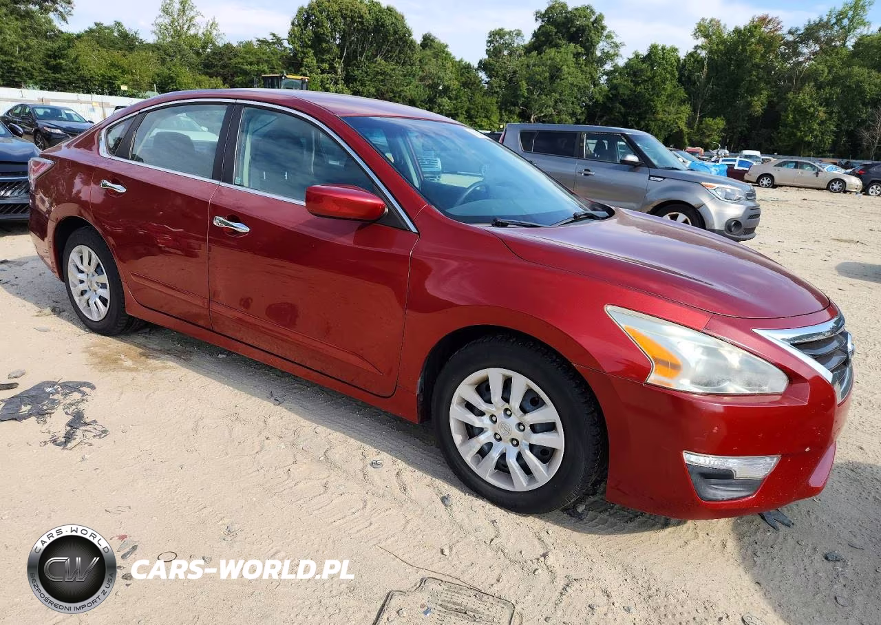 2015 Nissan Altima 2.5 S VIN:1N4AL3AP5FN382889 - 4