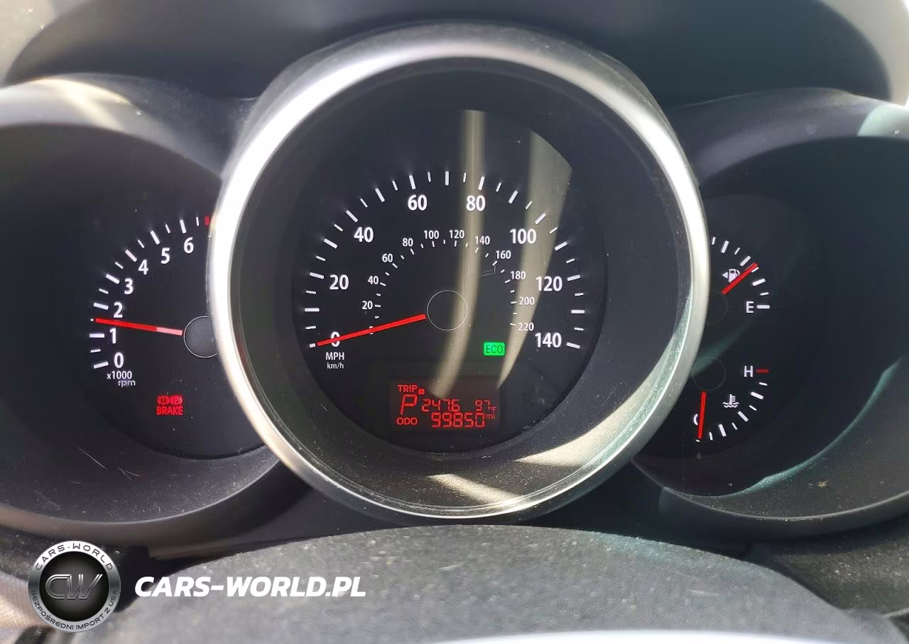 2013 Kia Soul + VIN:KNDJT2A6XD7762193 - 9