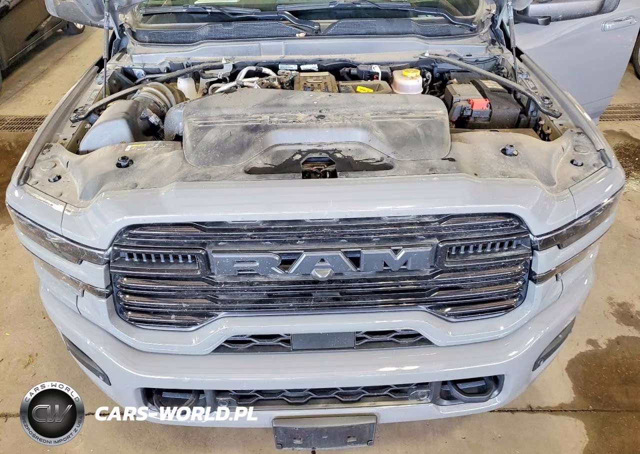 2025 Ram 2500 Laramie VIN:3C63R5FL5SG585696 - 11