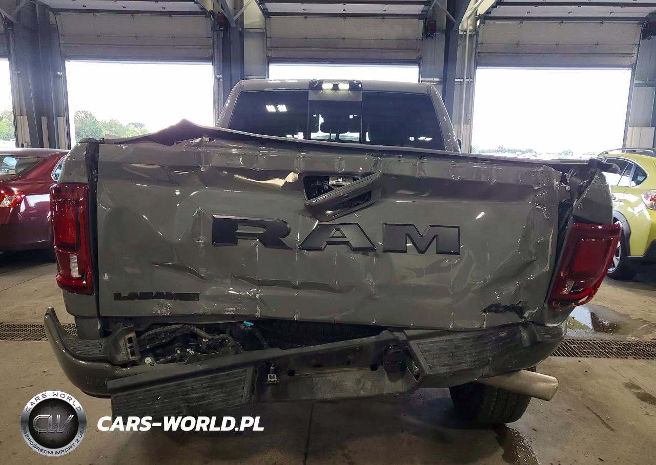 2025 Ram 2500 Laramie VIN:3C63R5FL5SG585696 - 6