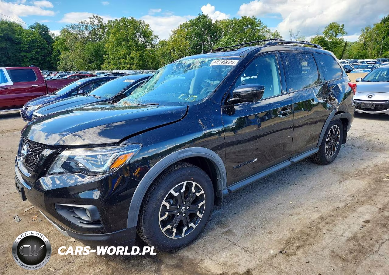2020 Nissan Pathfinder Sl