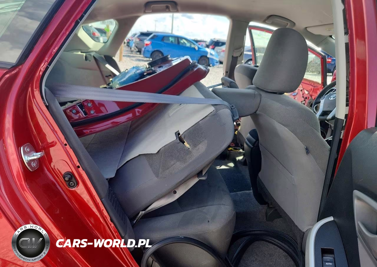 2014 Toyota Prius Three VIN:JTDKN3DU8E0371570 - 10