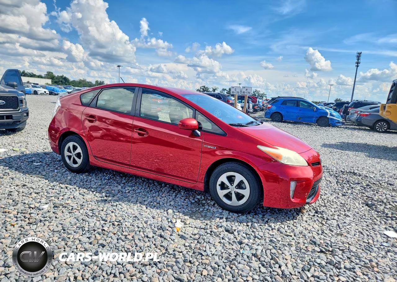 2014 Toyota Prius Three VIN:JTDKN3DU8E0371570 - 4