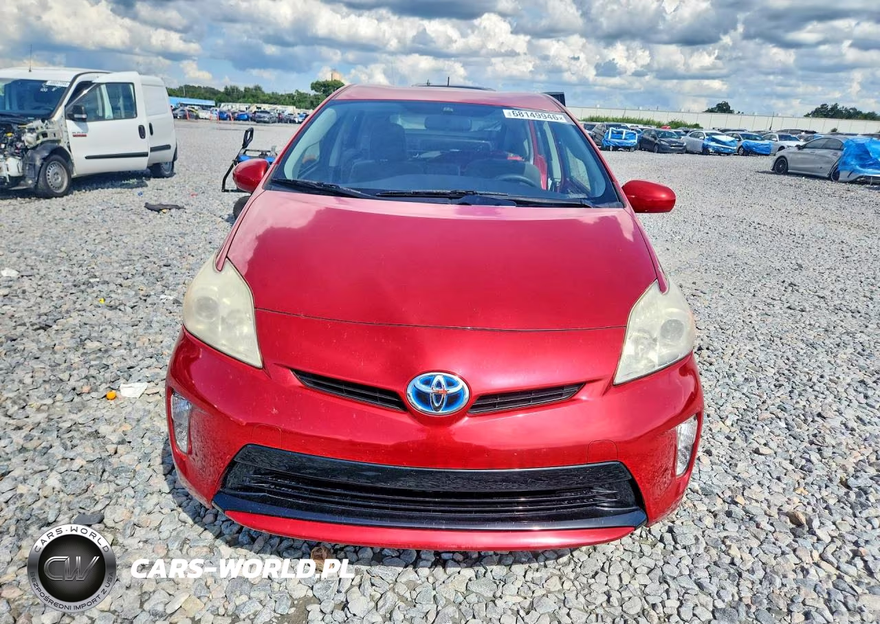 2014 Toyota Prius Three VIN:JTDKN3DU8E0371570 - 5