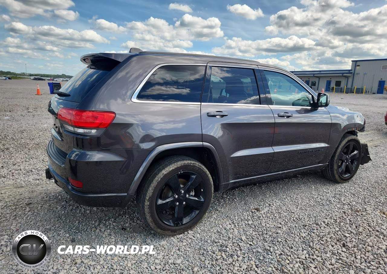 2015 Jeep Grand Cherokee Laredo VIN:1C4RJFAG3FC604216 - 3