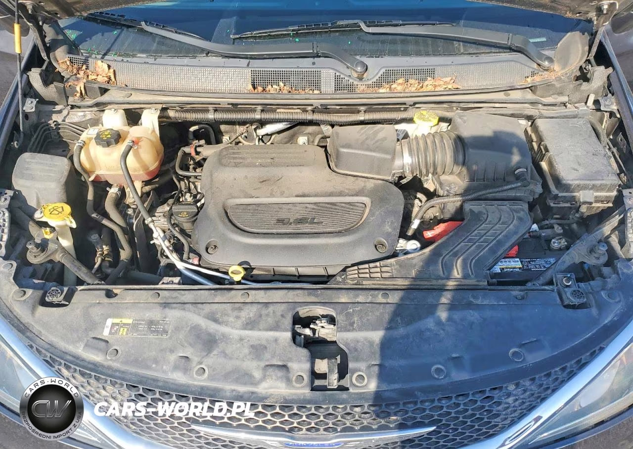 2020 Chrysler Pacifica Touring L VIN:2C4RC1BGXLR140050 - 12