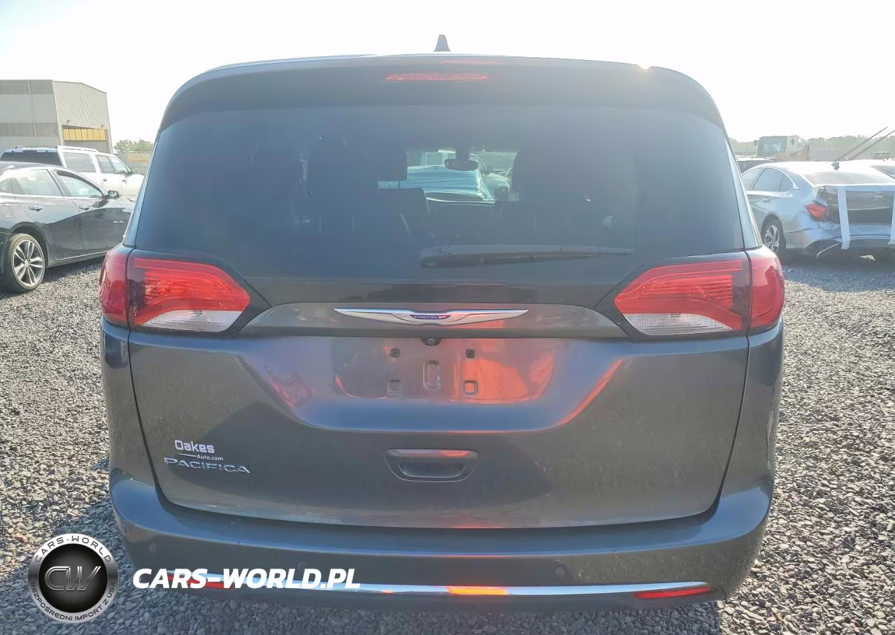 2020 Chrysler Pacifica Touring L VIN:2C4RC1BGXLR140050 - 6