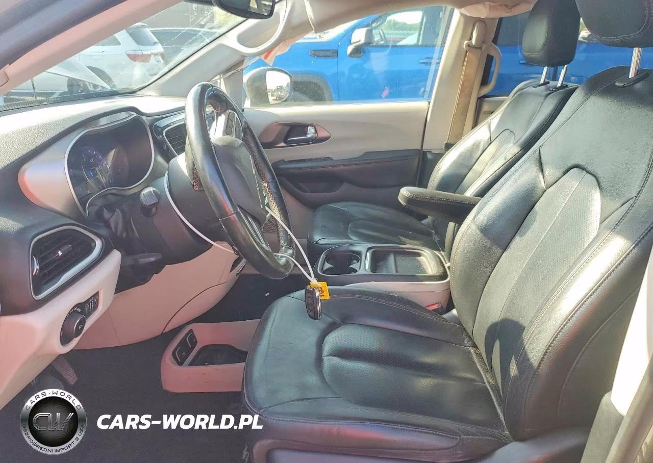 2020 Chrysler Pacifica Touring L VIN:2C4RC1BGXLR140050 - 7