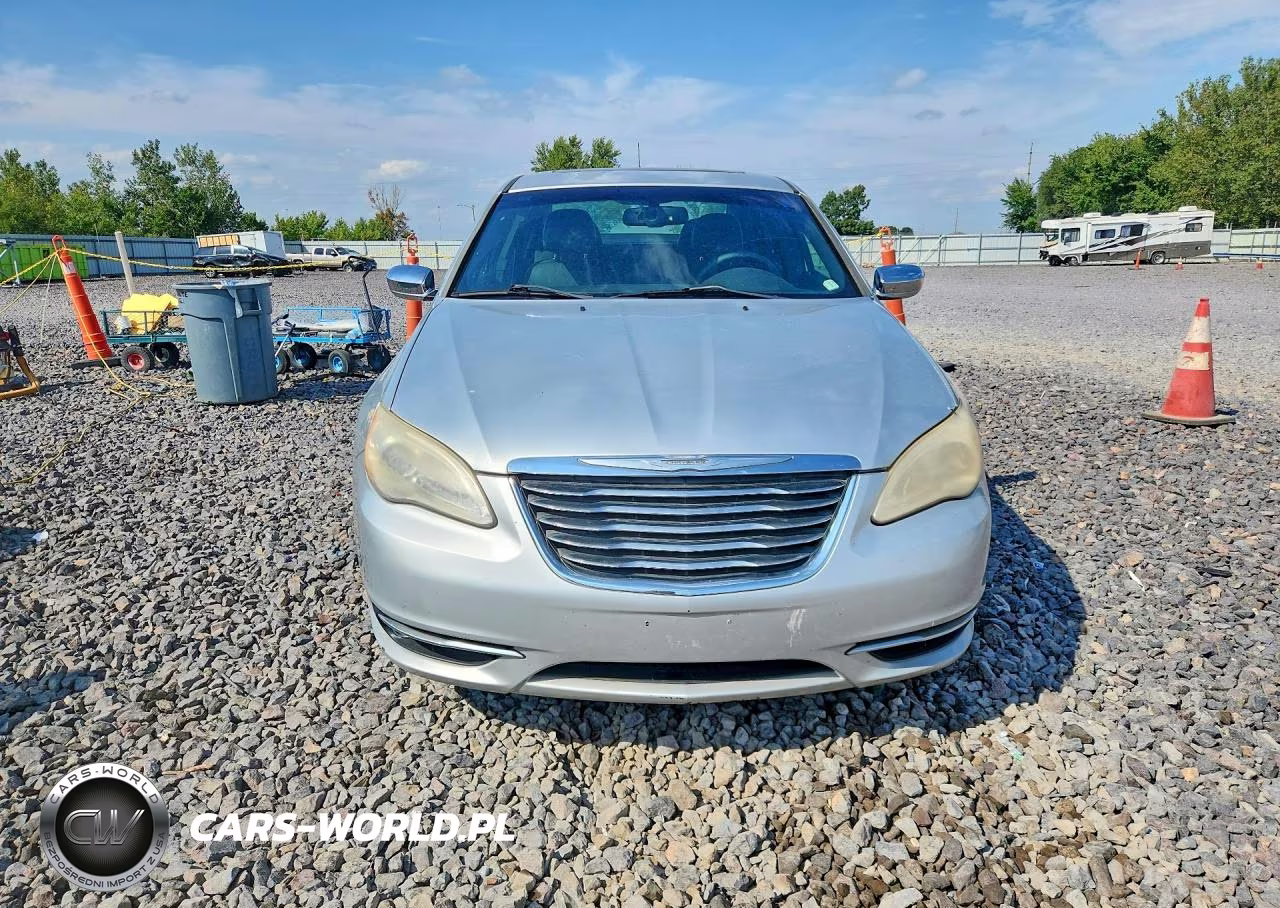 2011 Chrysler 200 Limited VIN:1C3BC2FG9BN527531 - 5