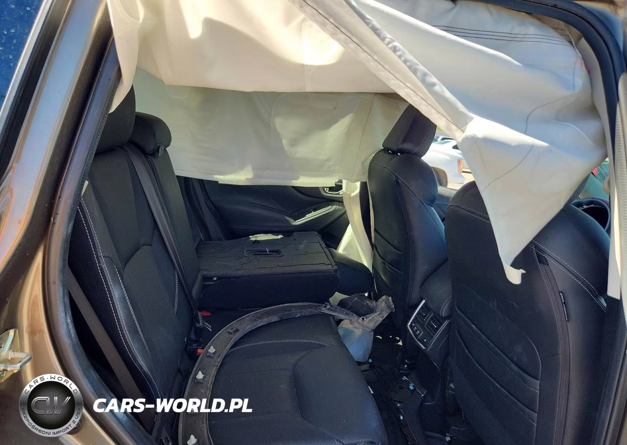 2019 Subaru Forester Touring VIN:JF2SKAWC8KH438264 - 11