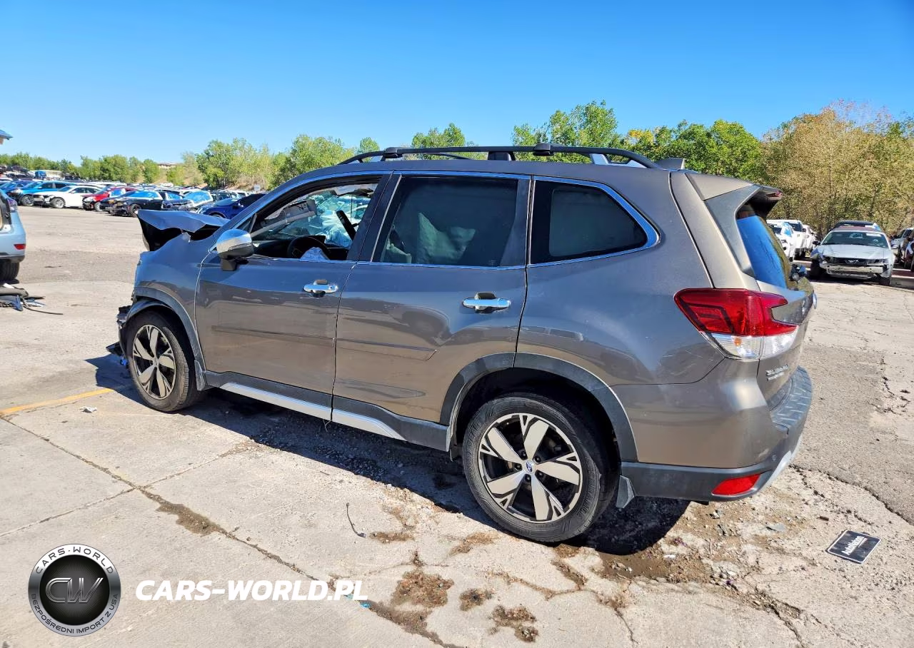 2019 Subaru Forester Touring VIN:JF2SKAWC8KH438264 - 2