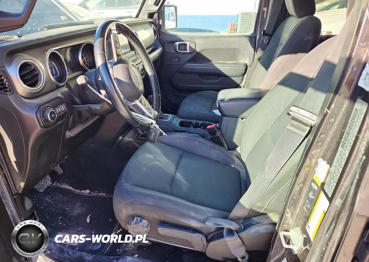 2020 Jeep Wrangler Unlimited Sahara VIN:1C4HJXEN7LW213560 - 7