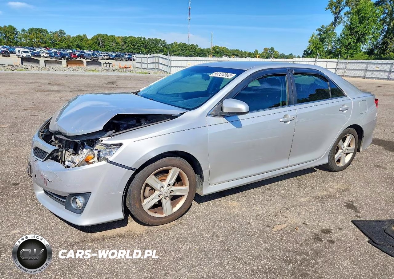 2014 Toyota Camry Se – zdjęcie 1 z 12