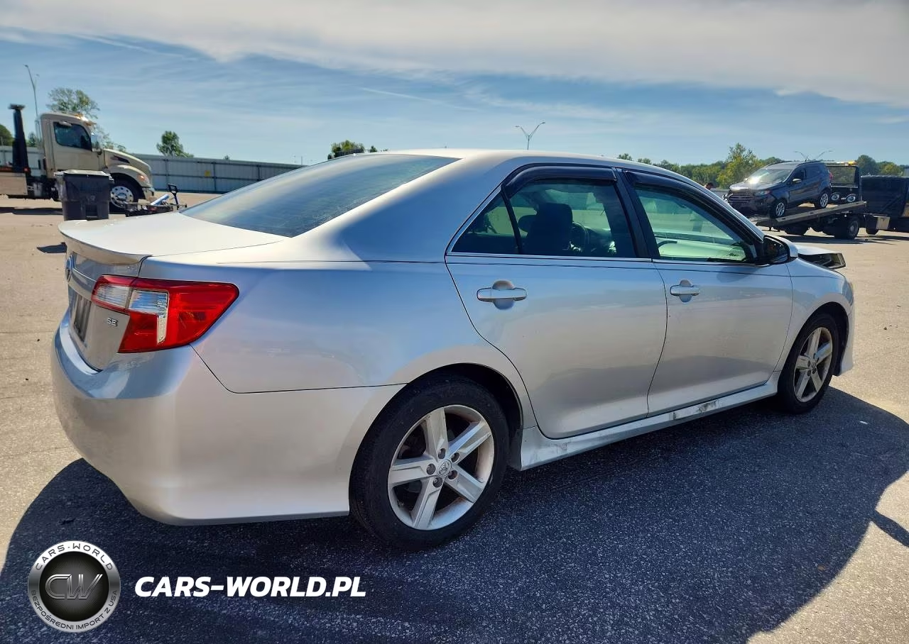 2014 Toyota Camry Se VIN:4T1BF1FK4EU807252 - 3