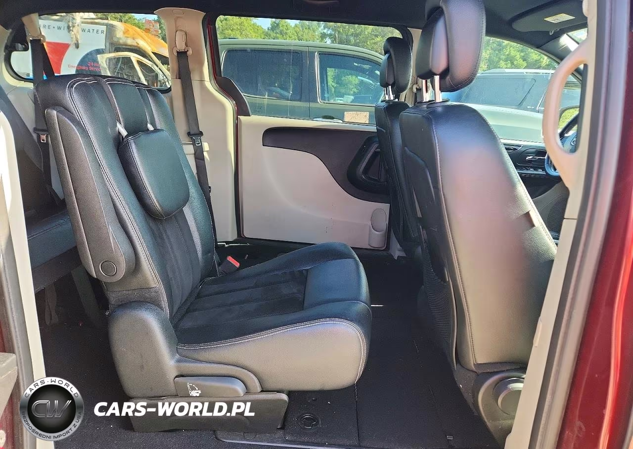 2018 Dodge Grand Caravan Sxt VIN:2C4RDGCG5JR215555 - 11