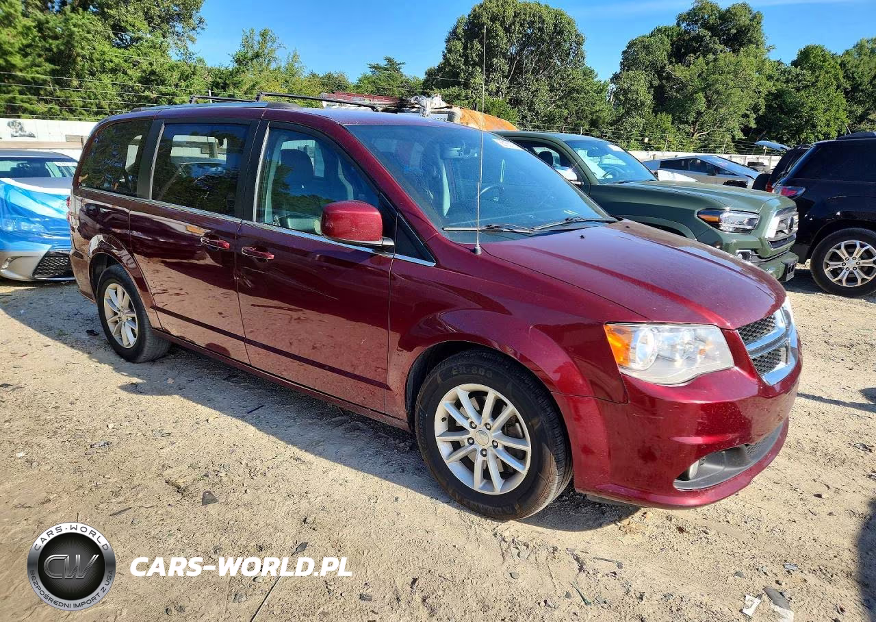 2018 Dodge Grand Caravan Sxt VIN:2C4RDGCG5JR215555 - 4