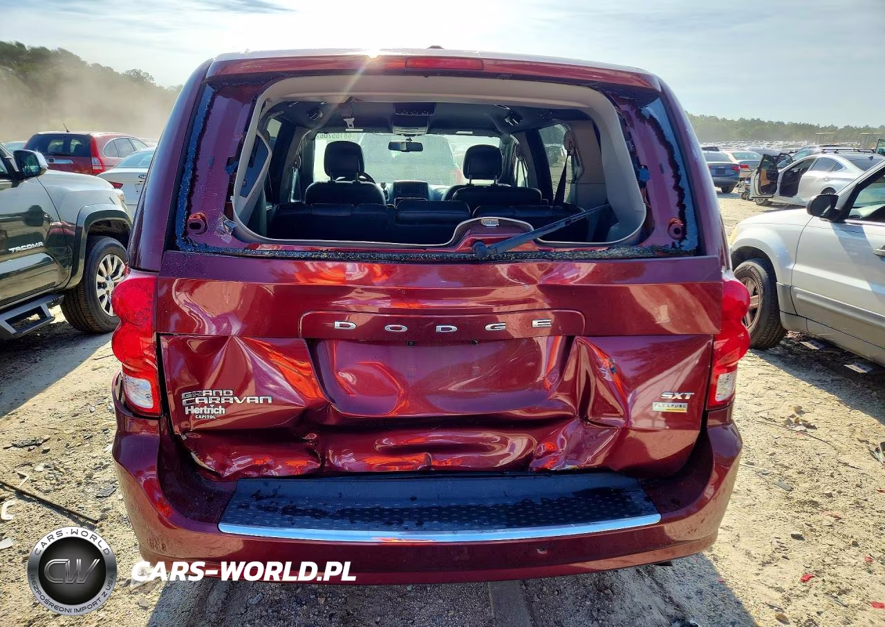 2018 Dodge Grand Caravan Sxt VIN:2C4RDGCG5JR215555 - 6